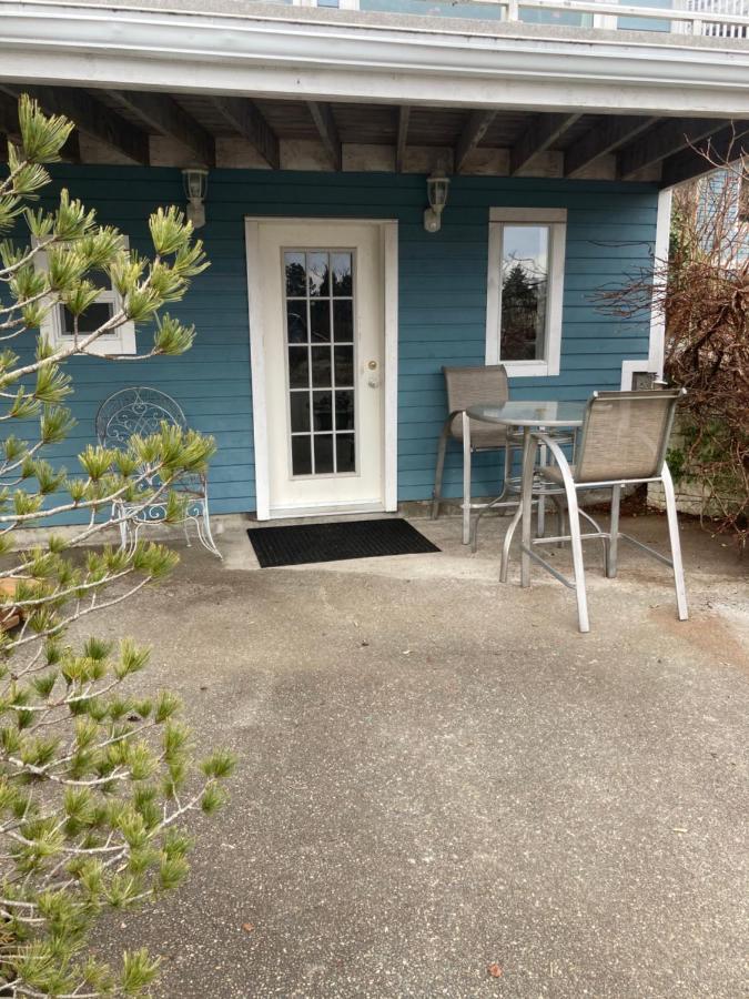 Cedar Acres Vacation Rental Fanny Bay Exterior photo